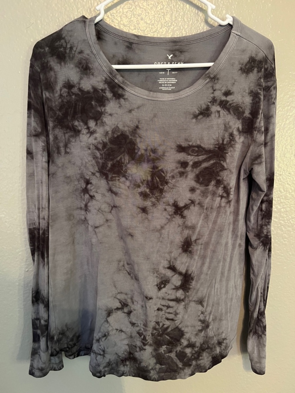 American Eagle Outfitters Charcoal and Black Tie-Dye Long Sleeve Tee
